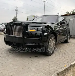 New Rolls-Royce Cullinan Black Badge 2024 Black
