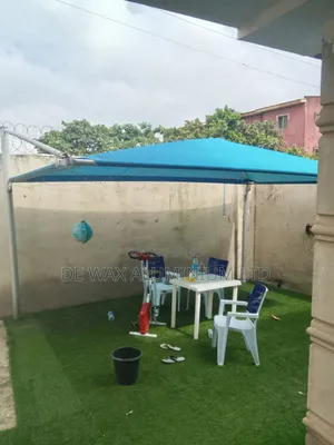Neat Carport