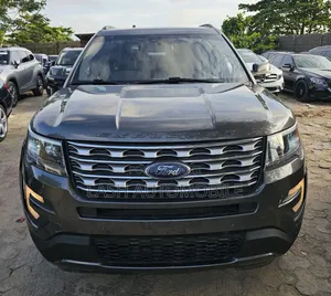 Ford Explorer 2018 Gray