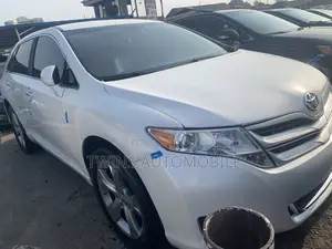 Toyota Venza V6 AWD 2011 White