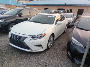Lexus ES 350 FWD 2015 White
