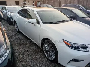 Lexus ES 350 FWD 2015 White