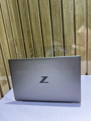 Laptop HP ZBook Firefly G8 32GB Intel Core i7 SSD 1T