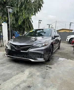 Toyota Camry XSE V6 2022 Gray