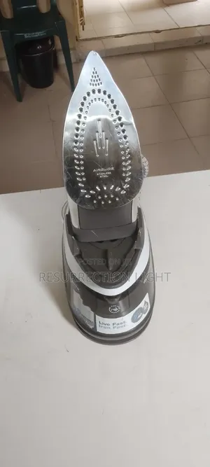 Rowenta Steam Iron, in Perfect Working Condition No Headaches