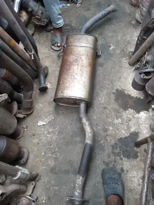 Centre Exhaust Port for Toyota Sienna 2002