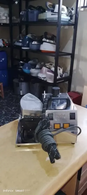 Italian Artel Professional Industrial Steam Iron in Perfect Condition