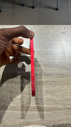 Apple iPhone 13 128 GB Red