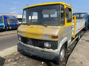 Mercedez Truck 608