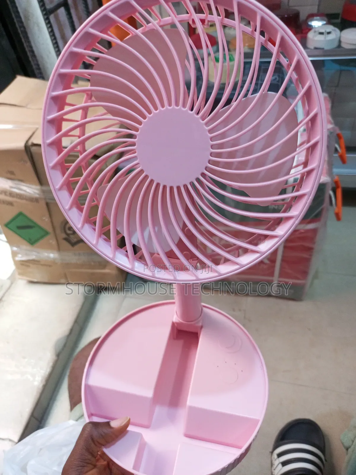 Extendable 180° Fan