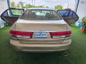 Honda Accord 2004 Gold