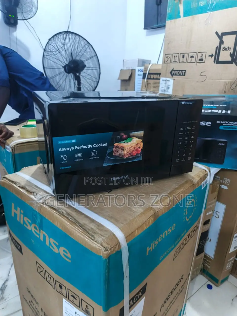 Black Hisense H20mobs6 Everyday Microwave
