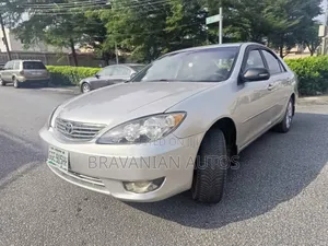 Toyota Camry LE 4dr Sedan (2.4L 4cyl 5A) 2005 Silver
