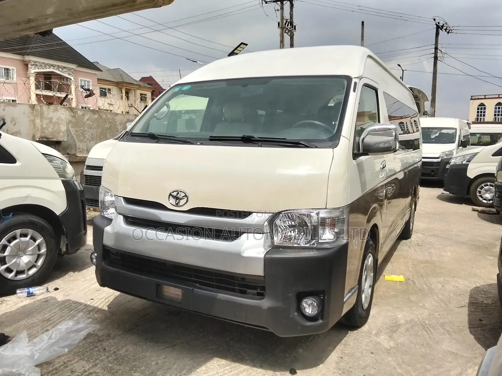 Toyota HiAce 2017 Brown