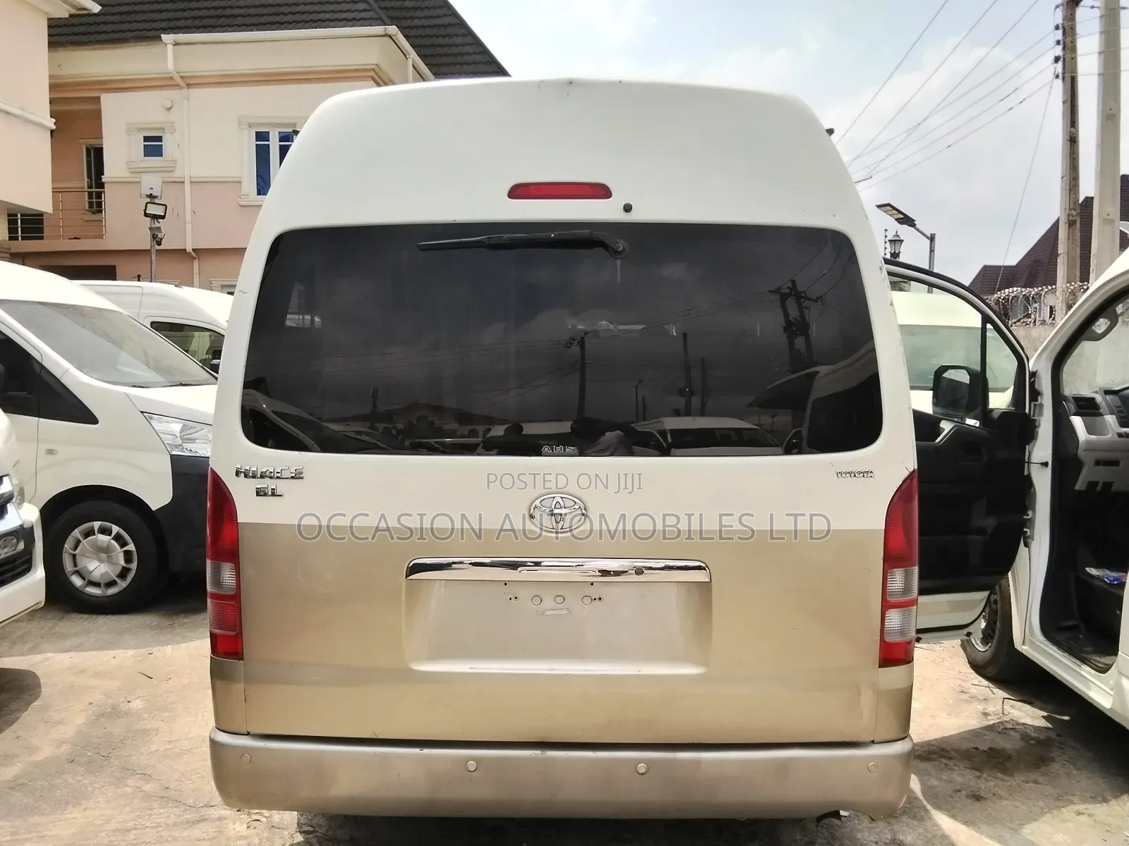 Toyota HiAce 2017 Brown