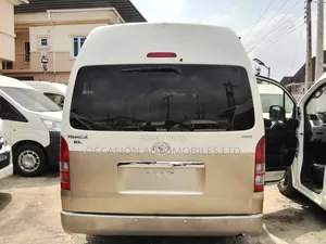 Toyota HiAce 2017 Brown