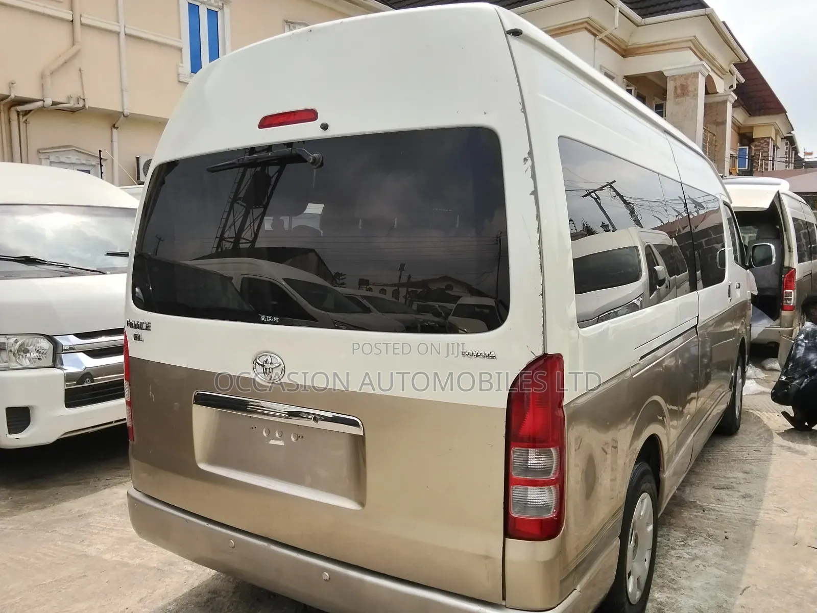 Toyota HiAce 2017 Brown