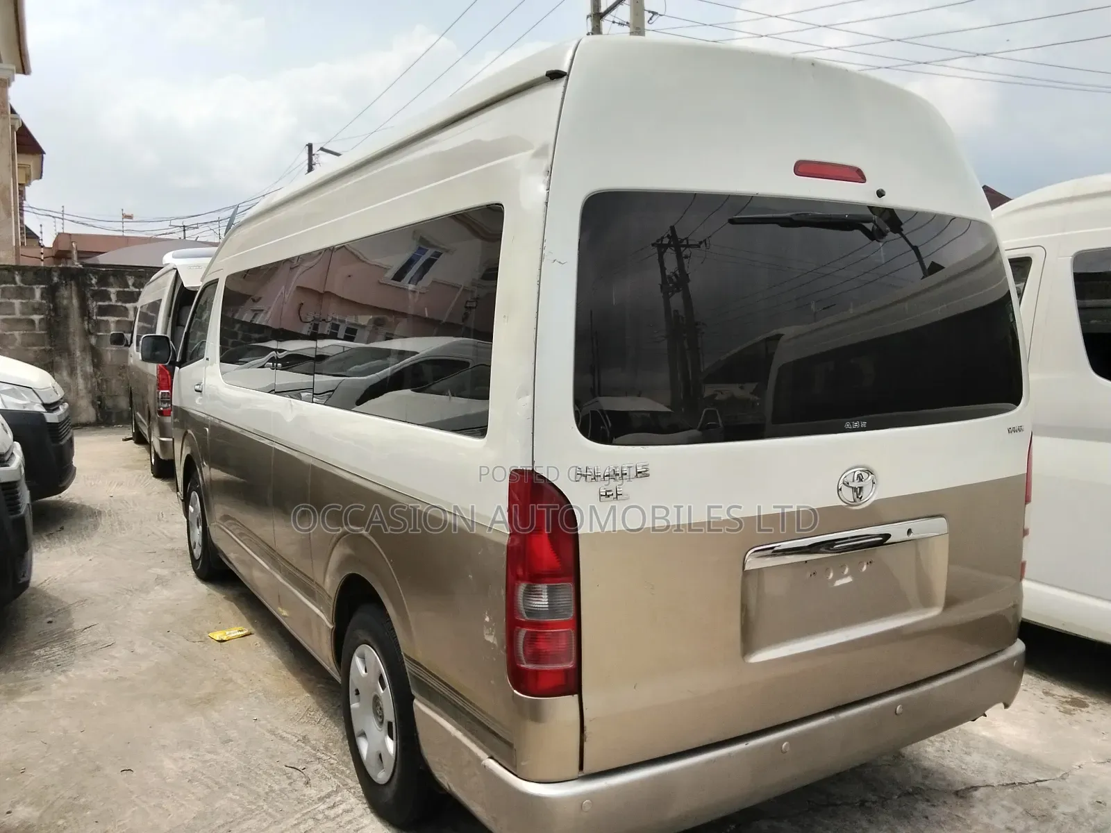 Toyota HiAce 2017 Brown