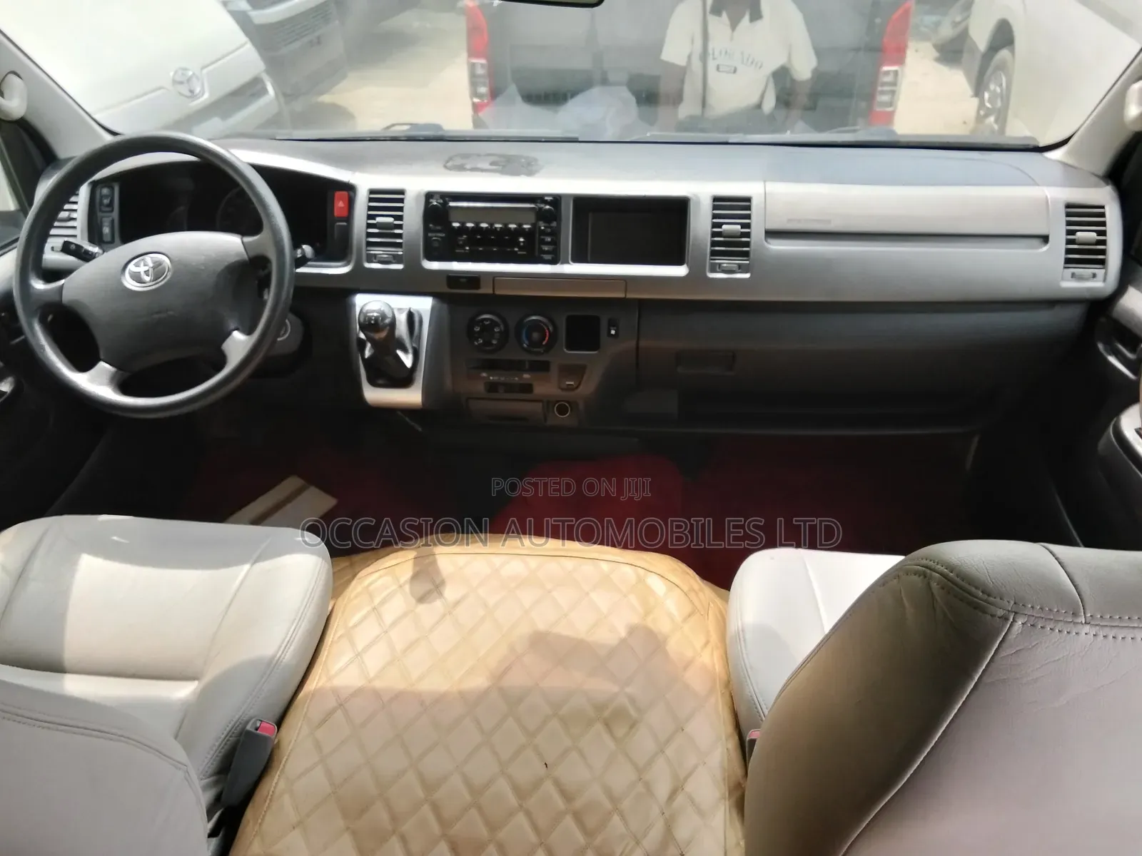Toyota HiAce 2017 Brown