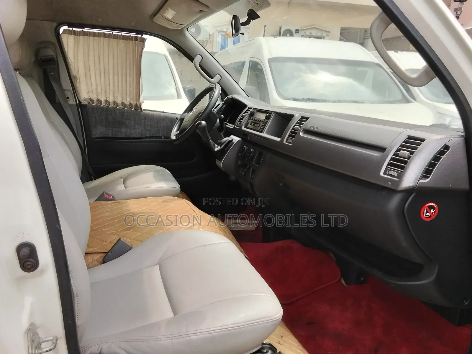 Toyota HiAce 2017 Brown