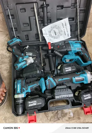 Makita 4in1 Battery Combo Set