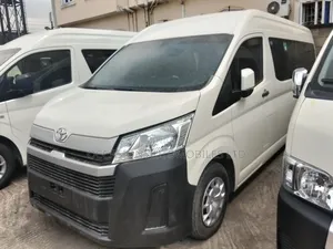 Toyota HiAce 2022 White