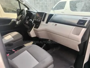 Toyota HiAce 2022 White