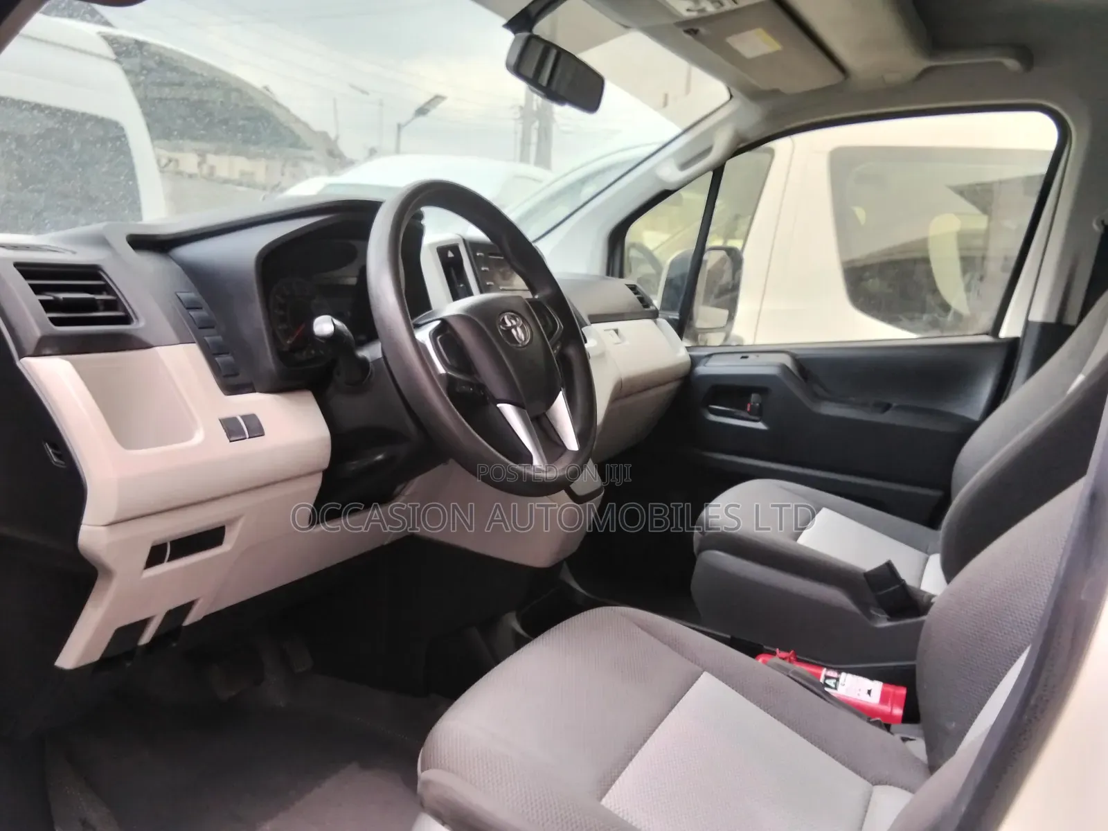 Toyota HiAce 2022 White