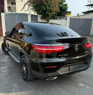 Mercedes-Benz GLC-Class 2017 Black
