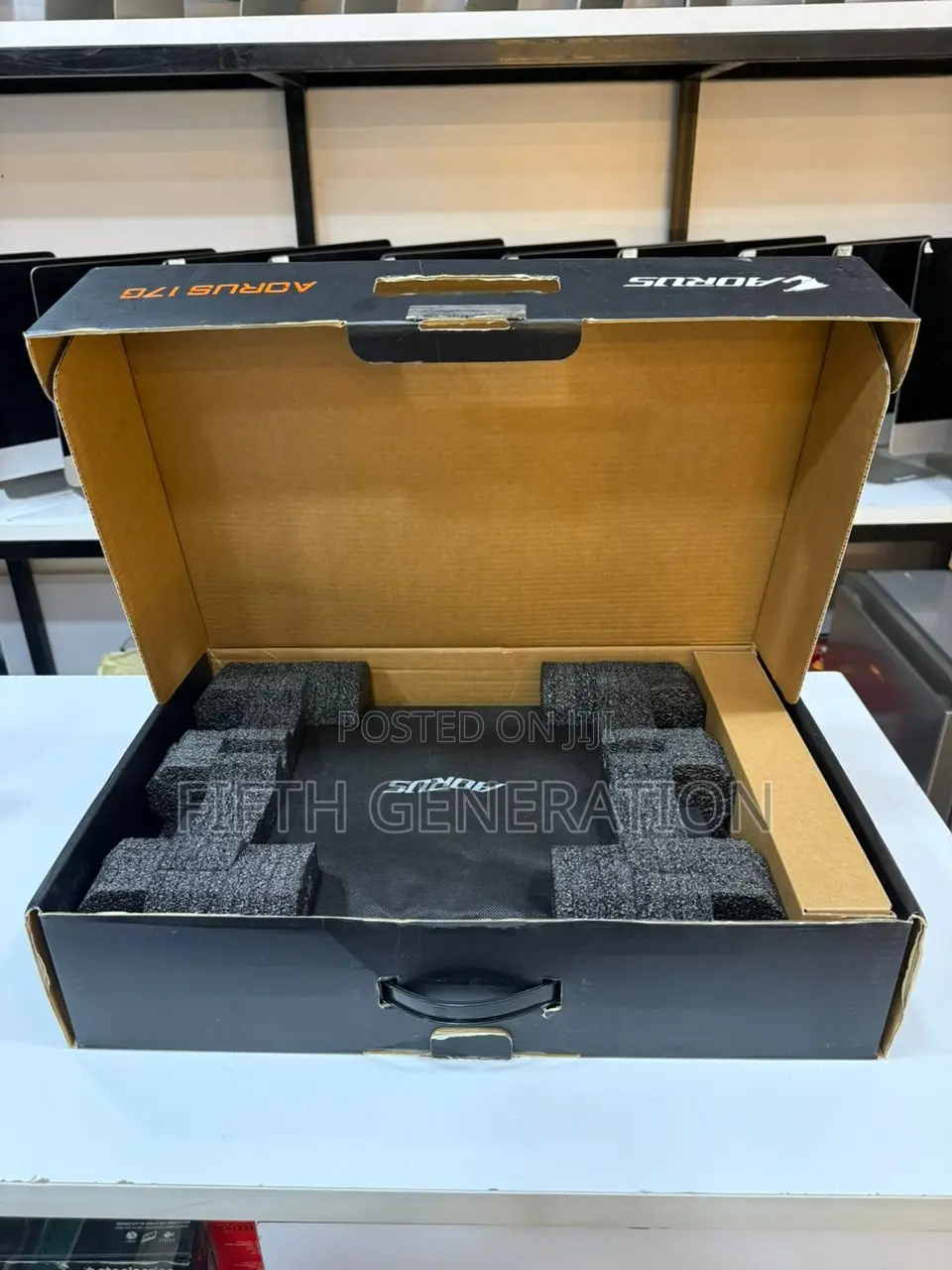 Laptop Gigabyte AORUS 17G 32GB Intel Core i7 SSD 512GB