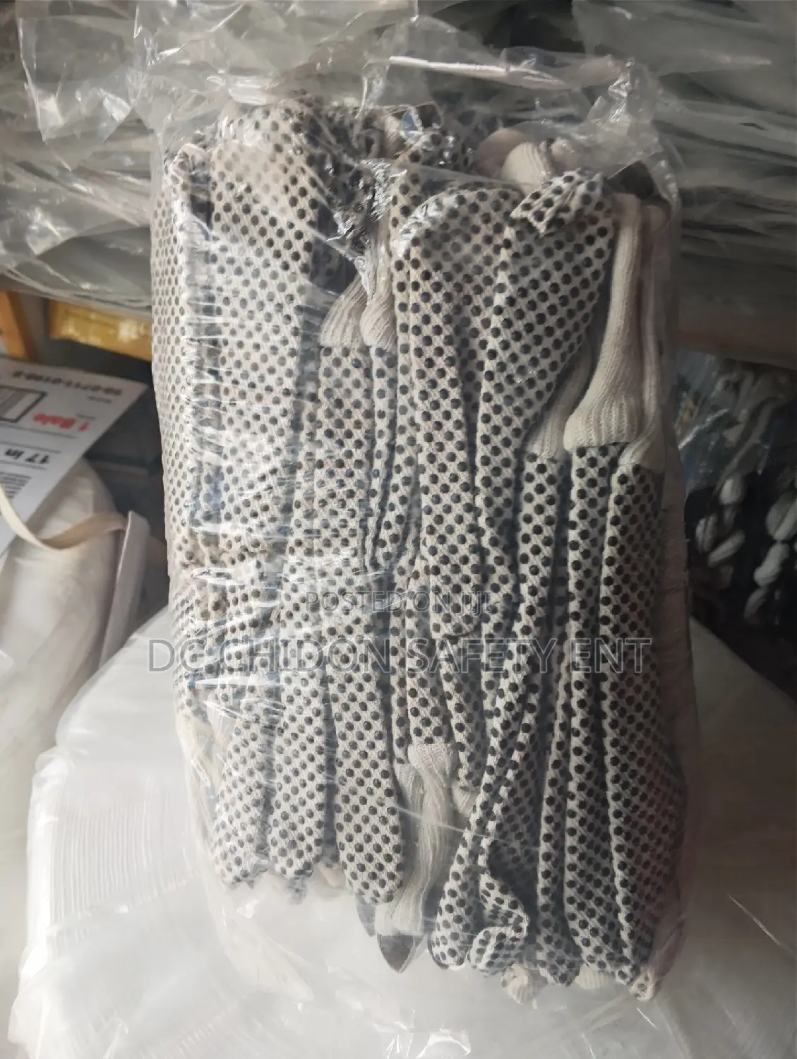 Dotted Hand Gloves