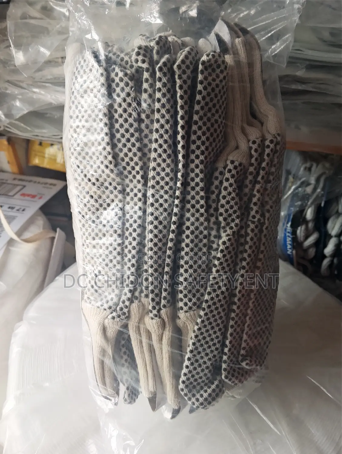 Dotted Hand Gloves