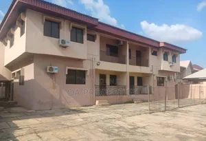 5 Bdrm Duplex Wit Offices Large Car Park At Adeyi, Old Bodija, Ibadan.