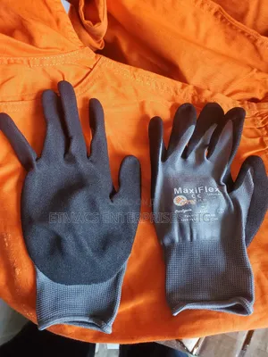 Maxiflex Glove