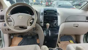 Toyota Sienna LE 2009 Green