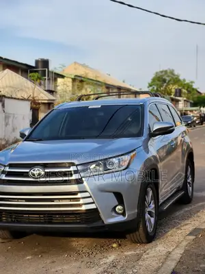 Toyota Highlander Limited 4x2 V6 (3.5L 6cyl 8A) 2018 Silver