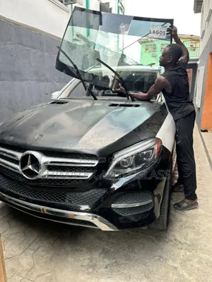 Gle350 2016 Windscreen Glass Available