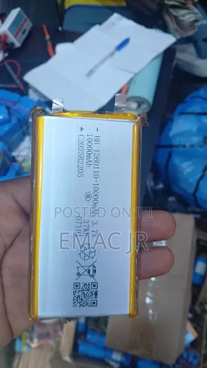 3.7v 10000mah Lithium Polymer (Lipo) Rechargeable Battery.