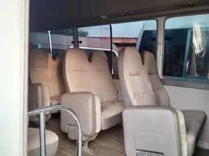 Toyota HiAce 2017 Blue