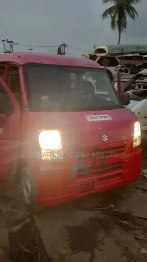 Suzuki Every 2022 Red