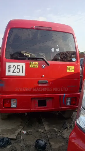 Suzuki Every 2022 Red