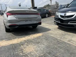 Hyundai Elantra SE 2021 Ivory