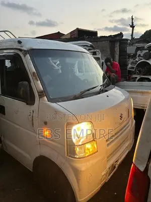 Suzuki Every 2015 White