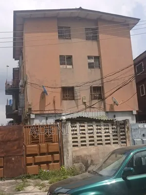 3bdrm Block of Flats in Akoka for sale
