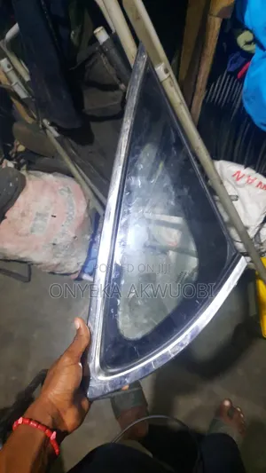 Toyota Avalon 2015 Last Vent Glass