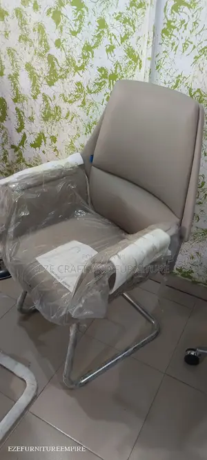 Sleek Modern Visitors Office Chair