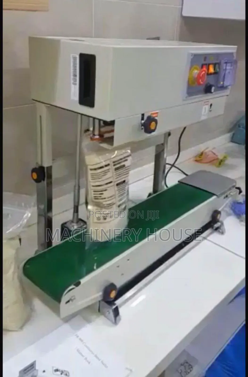 Bag Closer Machine