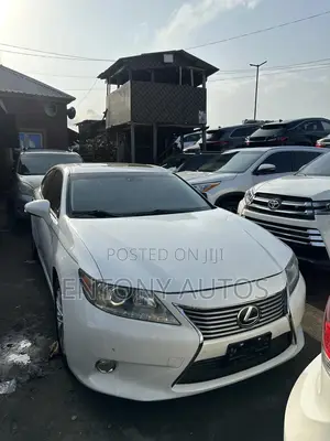 Lexus ES 350 FWD 2014 White