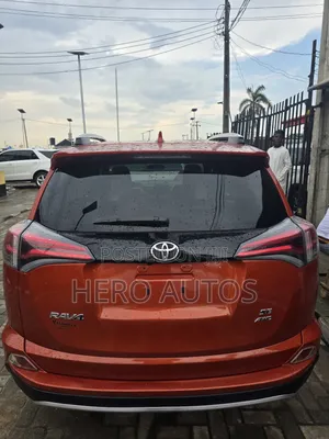 Toyota RAV4 SE AWD (2.5L 4cyl 6A) 2016 Orange