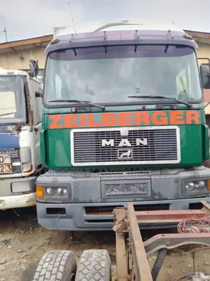 Man Diesel 6 Tires Container Body